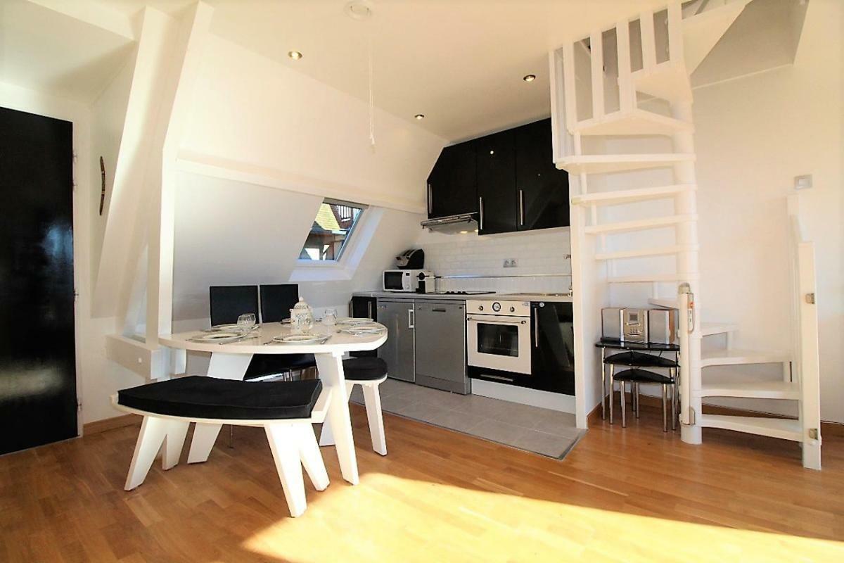 Duplex Élégance: Luxe 4* avec Tennis et Piscine Deauville Exterior photo