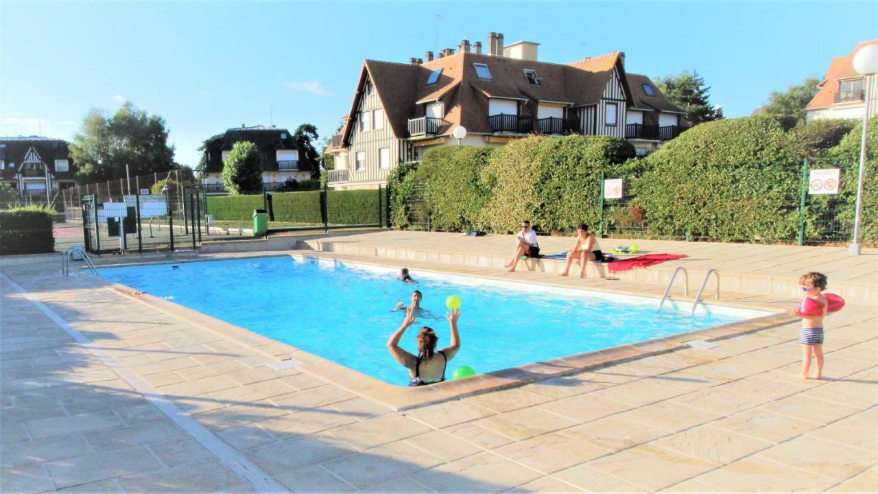 Duplex Élégance: Luxe 4* avec Tennis et Piscine Deauville Exterior photo
